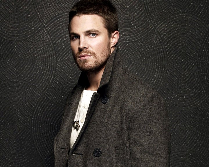 Stephen Amell Image