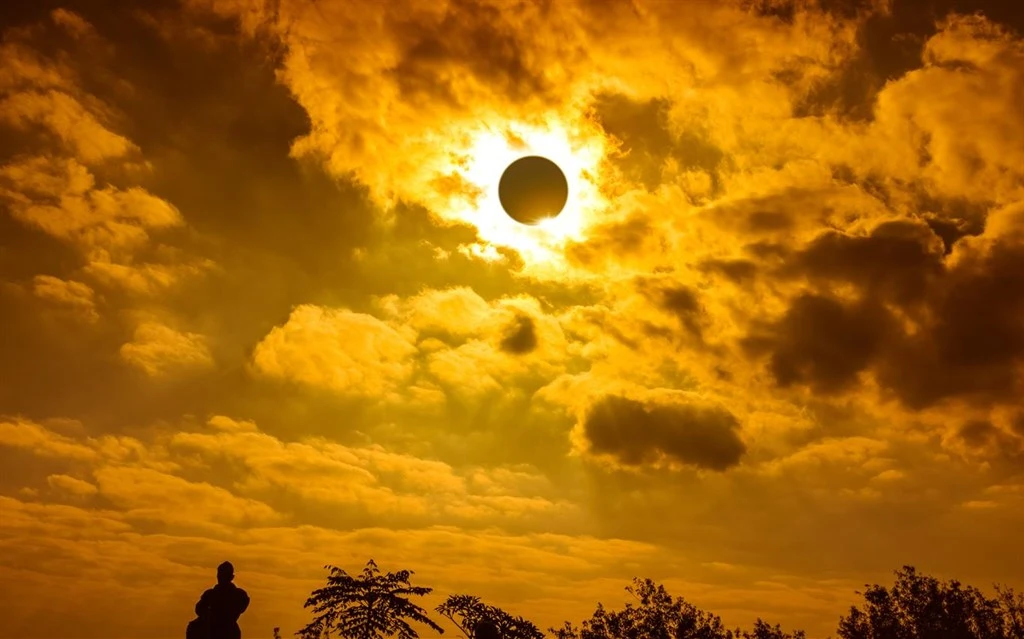 The Solar Eclipse Screenshot Image #3